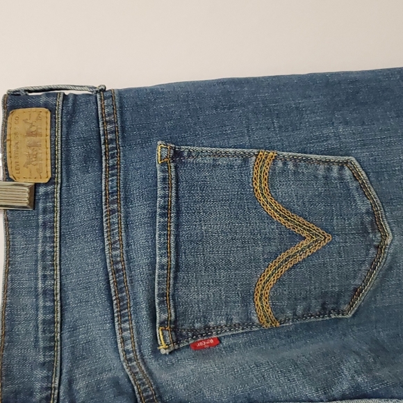 Levi's 515 Capri Denim Jeans - Picture 4 of 9